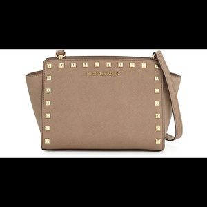Micheal Kors Crossbody Bag Selma w/ gold studs